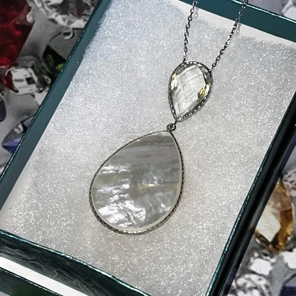 14K White Gold Peridot & Mother Of Pearl Necklace - Picture 2 of 16